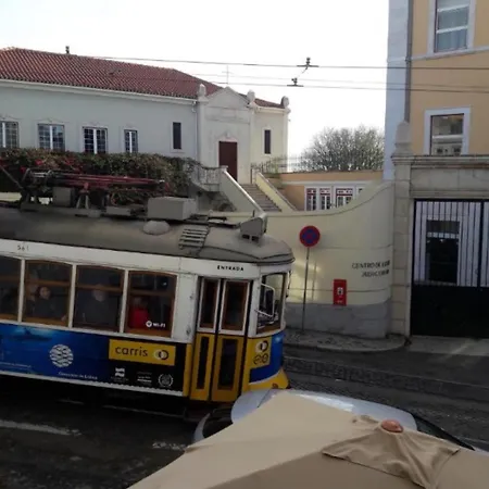 Way To Castle - Alfama * Lissabon